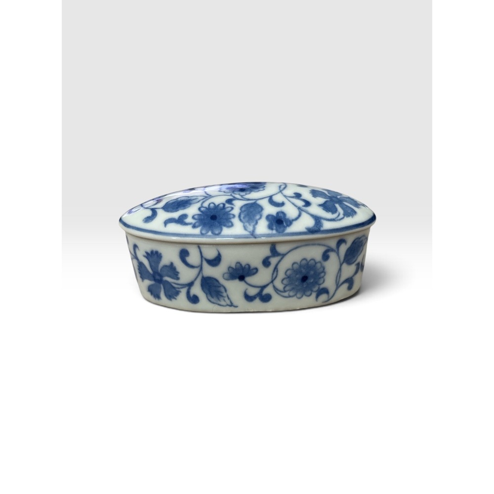 Andrea by Sadek Blue and White Floral Porcelain Oval Trinket Box Chinoiserie